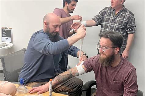 Afbeeldingsresultaten voor First Aid CPR Free Courses