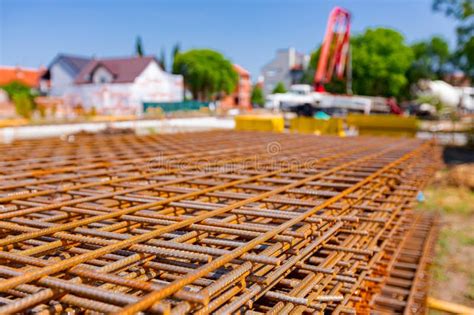 Toradh íomhá ar Rusty Metal Rectangle