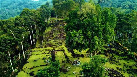 West Java Pyramid に対する画像結果