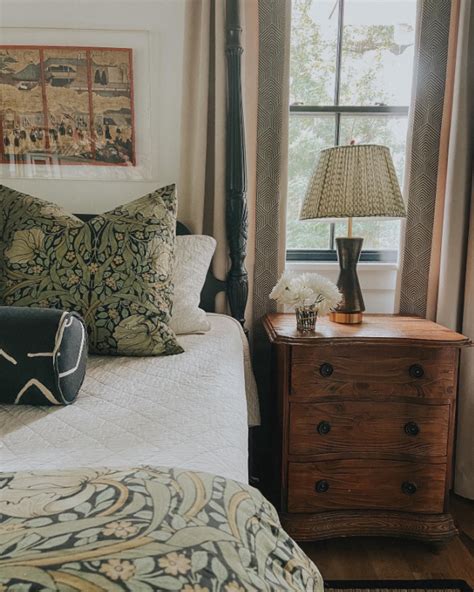 Rustic Nightstands に対する画像結果