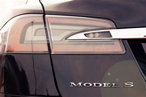 Tesla Taxi に対する画像結果