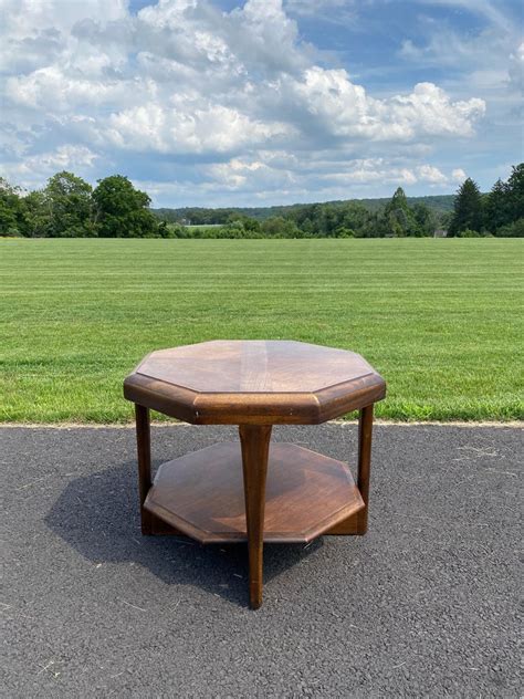 Modern Octagonal Table-க்கான படிம முடிவு