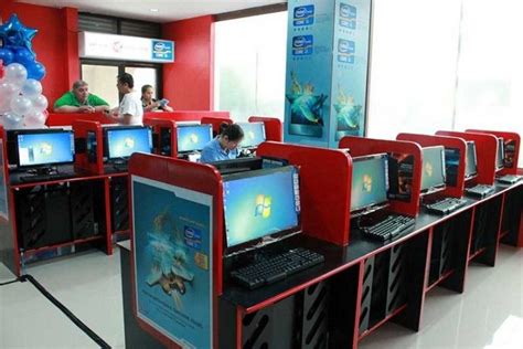 Internet Cafe Computer Table に対する画像結果