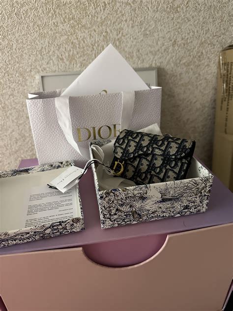 Toradh íomhá ar Busy Postman