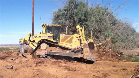Toradh íomhá ar Buldozer Clearing Trees