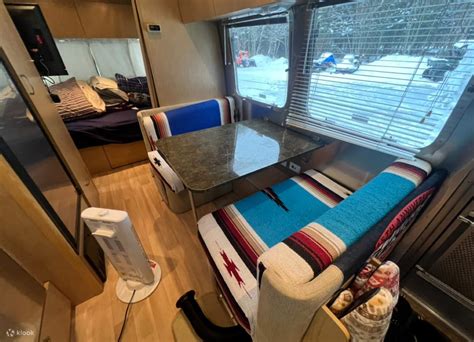 Toradh íomhá ar Camping in Snow