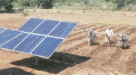 How to Build Small Solar Farm in India に対する画像結果