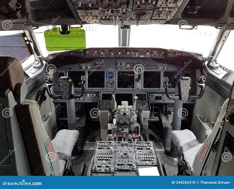 Image result for B737NG Cockpit