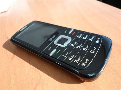 Toradh íomhá ar Phone in Pocket Vector