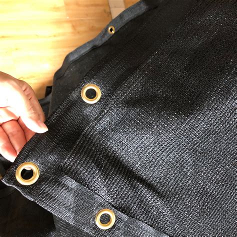 Installing Privacy Screen On Chain Link に対する画像結果