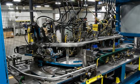 Toradh íomhá ar Vertical Stretch Forming Machine