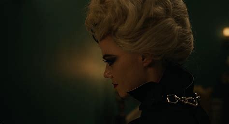 Emma Stone Gorilla 2021 Movies に対する画像結果