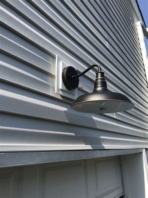 How to Install Outside Light On Vinyl Siding に対する画像結果