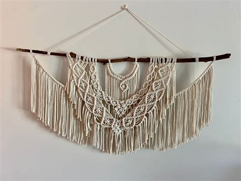Large Boho Macrame Wall Hanging Tutorial に対する画像結果
