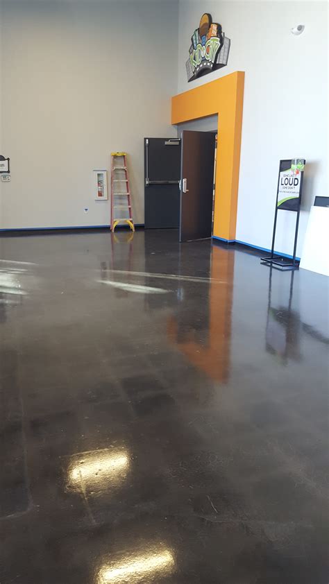 Checkered Stained Concrete に対する画像結果