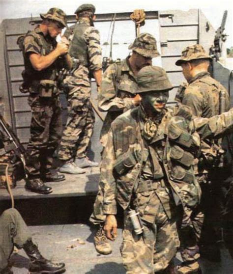 Afbeeldingsresultaten voor Navy SEALs in Vietnam