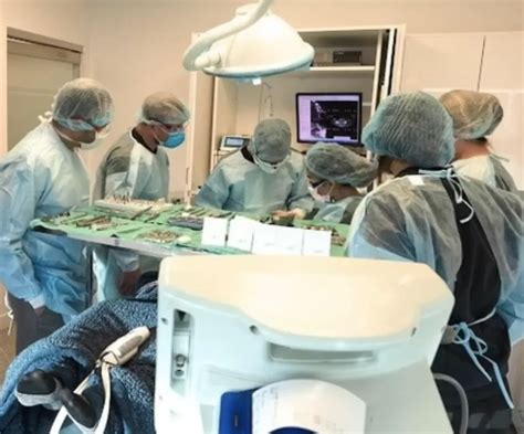 Afbeeldingsresultaten voor Frontline Dental Implant Specialists