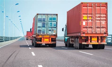 Transporting Shipping Containers に対する画像結果