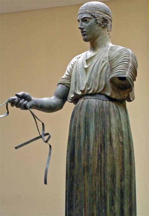 Toradh íomhá ar The Charioteer in Delphi