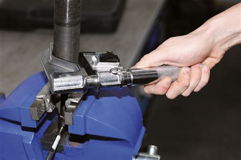 Toradh íomhá ar Left Hand Thread Chaser