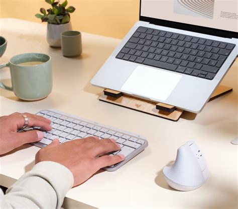 Afbeeldingsresultaten voor Logitech Ergo Keyboard and Mouse