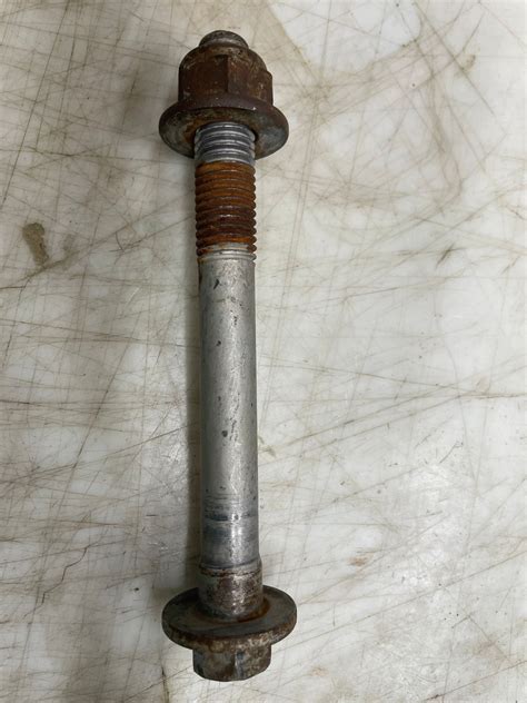 Toradh íomhá ar Glc43 Control Arm Bolt