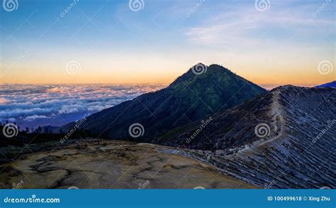Mont Ijen Java に対する画像結果