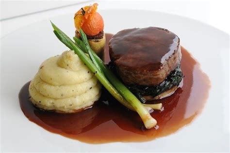 Beef Main Course Fine Dining に対する画像結果
