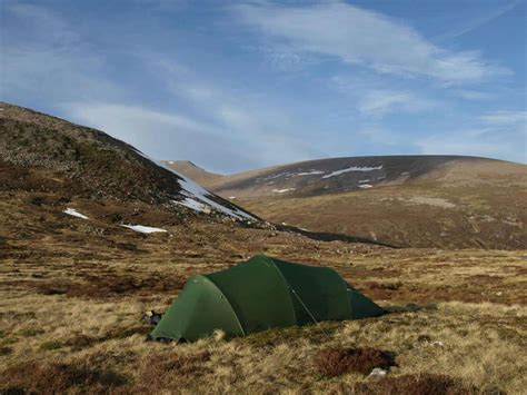 Toradh íomhá ar Camping in Snow