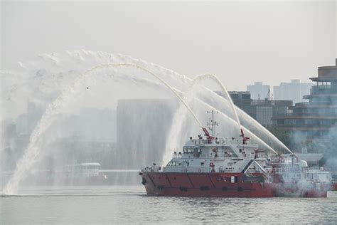 Afbeeldingsresultaten voor Deep Learning Attention Visualization Fireboat Spraying Water