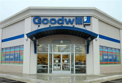 Résultat d’images pour Goodwill Storefront