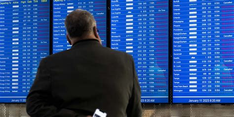 Bildergebnis für Delayed Airport