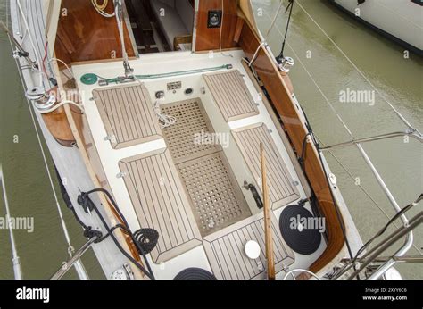Boat Cockpit Pics に対する画像結果