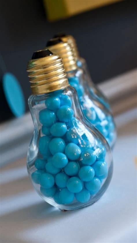 Creative Art Using Light Bulb に対する画像結果