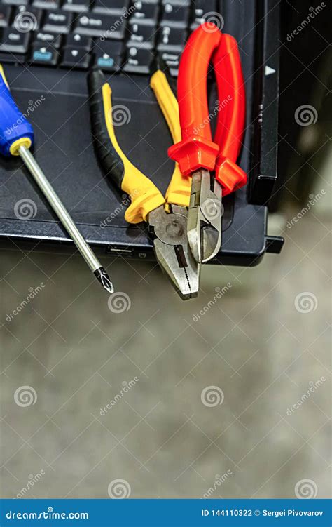 Image result for Hand Tools Computer Back Grouynd