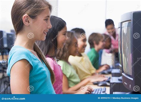 Elementary School Computer Class に対する画像結果