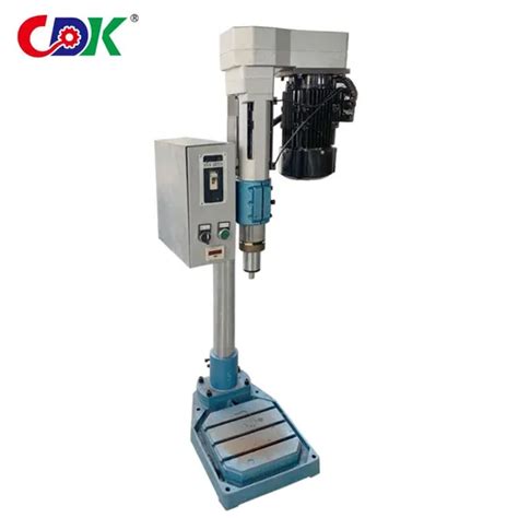 Toradh íomhá ar DC Motor Tapping Machine