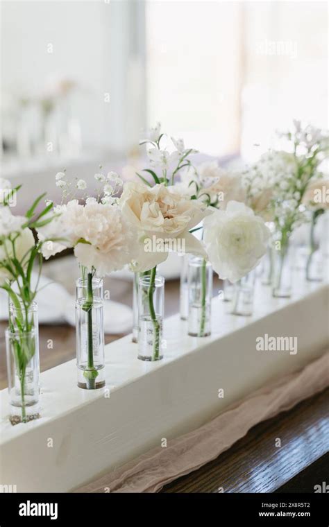 Afbeeldingsresultaten voor Rustic Single Stem Wedding Table