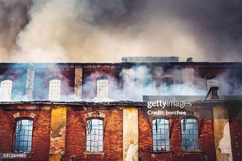 Exploding Building Poster に対する画像結果