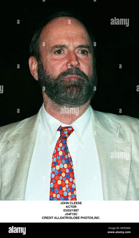 Toradh íomhá ar John Cleese Bloody Hands