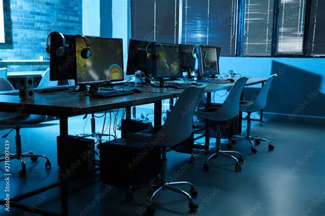 Afbeeldingsresultaten voor Internet Cafe Computer Table