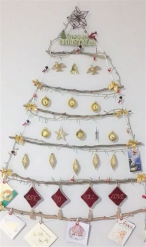 Christmas Tree Using Branches に対する画像結果
