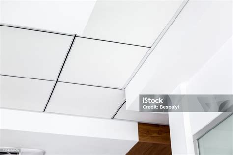 White Multi-Level Ceiling に対する画像結果