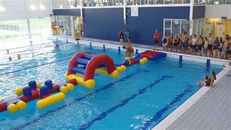 Toradh íomhá ar Inflatable Pool Obstacle Course