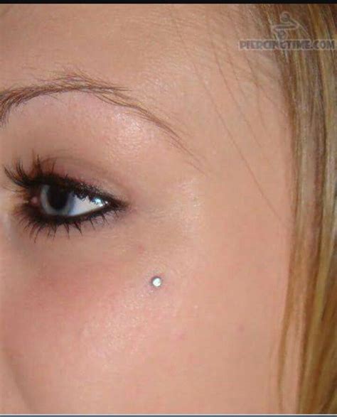 Face dermal piercing – Artofit