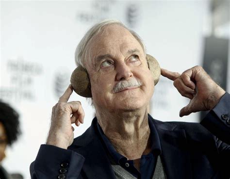 Toradh íomhá ar John Cleese Hogwats