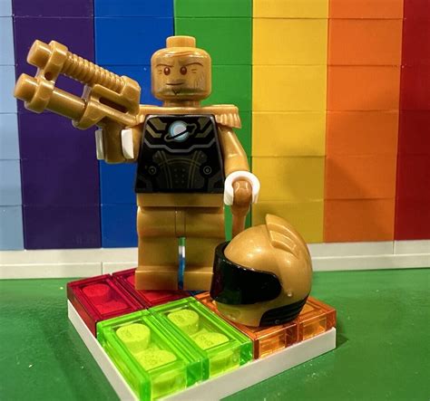 LEGO Gold Spaceman に対する画像結果