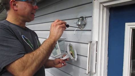 How to Install Outside Light On Vinyl Siding に対する画像結果