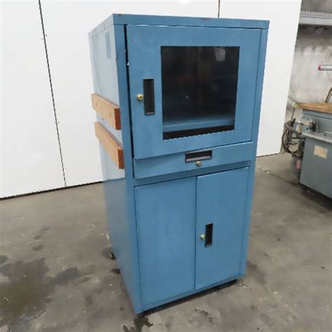 Locking Computer Cabinet に対する画像結果