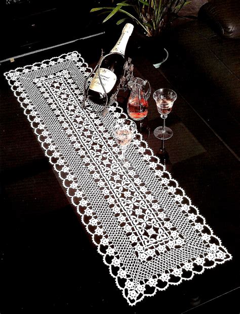 Afbeeldingsresultaten voor Vintage Crochet Table Runner Patterns